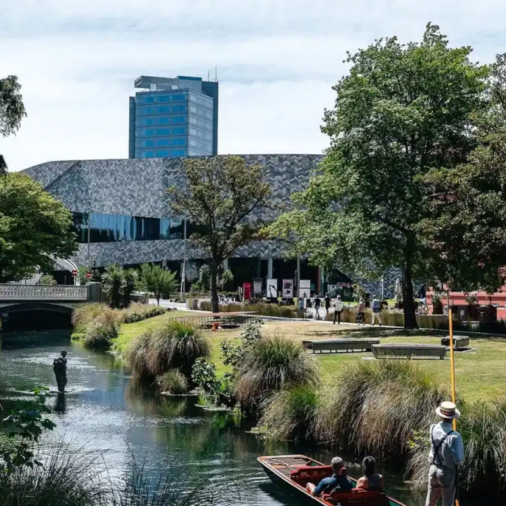 Wahine in Data Ōtautahi